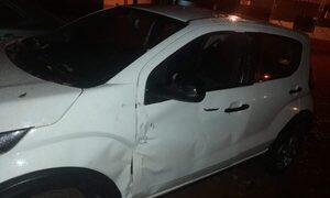 Alcoholizado protagoniza accidente e intenta huir