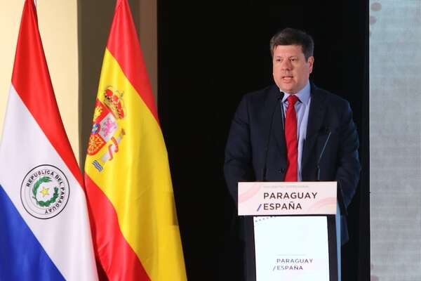 Ministro paraguayo plantea la construcción de un tren de cargas a empresarios españoles - Economía - ABC Color