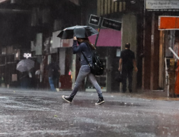 Jueves con lluvias y tormentas en gran parte del país