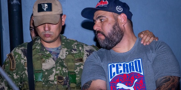 La Senad captura al líder “La Plaza” y desbarata una extensa red de microtráfico de drogas en Asunción y Central • PARAGUAY TV