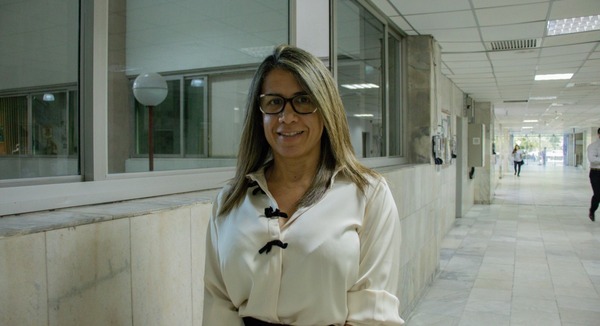 Alejandra Peralta se afilia a la ANR para «recuperar ideales del Partido desde adentro»