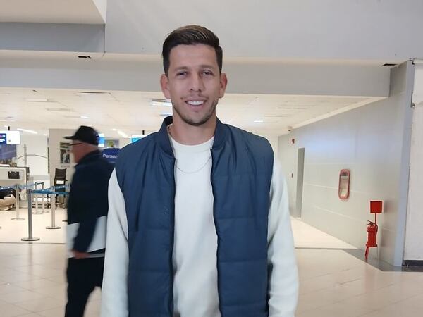 Juan Espínola, rumbo a Rosario para fichar por Newell’s Old Boys - Olimpia - ABC Color