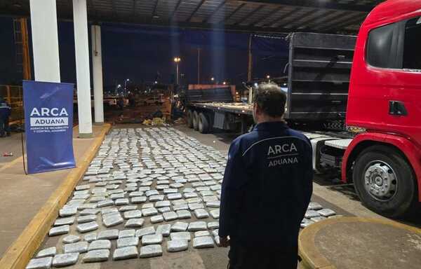 CAMIONERO PARAGUAYO CAYÓ CON MEDIA TONELADA DE MARIHUANA EN POSADAS
