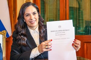 Gobierno va a adquirir los buses y pondrá a disposición de empresarios, dice ministra