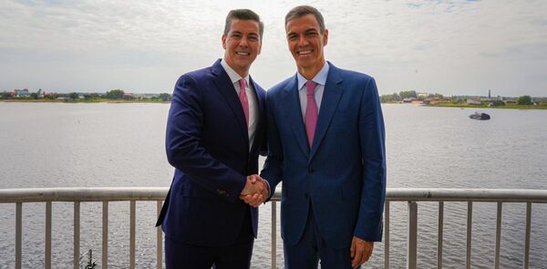 Pedro S谩nchez elogia la contribuci贸n al desarrollo de Espa帽a de la migraci贸n paraguaya