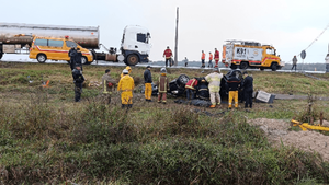 Grave accidente en Coronel Oviedo deja un fallecido y un menor herido - Noticiero Paraguay