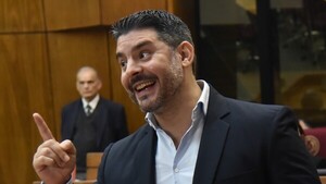Nenecho "vive en Narnia", asevera concejal