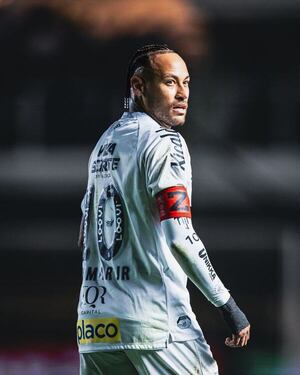 La impotencia de Neymar, molesto con la afición de Santos, en zona de descenso - Fútbol Internacional - ABC Color
