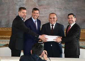 Ejecutivo presenta paquete de leyes para «transformar el Estado paraguayo»