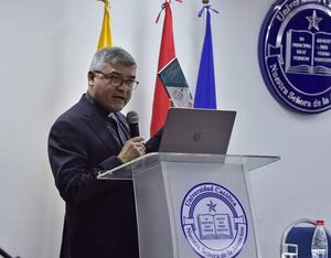 Reaparece Narciso Velázquez: presentó plan educativo de escuelas católicas en la UC - Nacionales - ABC Color