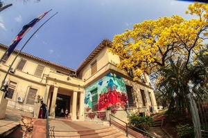 Ministerio de Salud establece carga horaria de 12 horas semanales para médicos