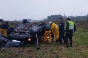 Dos fallecidos a causa de brutal choque sobre la ruta PY02 en Coronel Oviedo - Nacionales - ABC Color