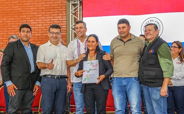Tras siete décadas, campesinos de colonia Andrés Barbero recibirán sus títulos de propiedad - ADN Digital