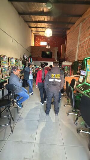 Decomisaron tragamonedas en el centro de San Lorenzo... ¿y en los barrios, quién controla? » San Lorenzo PY