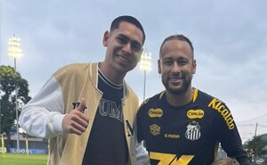 Popular / ¡Apénami! ¡Gustavo Caballero ya se mostró con Neymar, su nuevo compa de equipo!