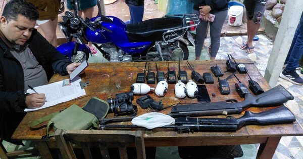 La Policía buscó a un joven desaparecido y encontró armas