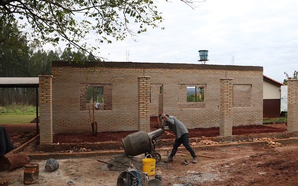 Avanzan obras de cocina comedor en comunidades indígenas de Presidente Franco