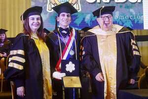 Graduación de médicos de la Universidad San Sebastián - Sociales - ABC Color