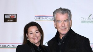 Pierce Brosnan y su chica Bond: Keely Smith