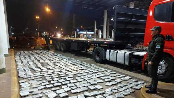 Incautan más de una tonelada de marihuana en el puente internacional Encarnación-Posadas