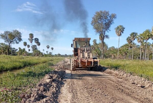 Comunidades del Chaco reciben mejoras viales y provisión de agua potable - .::Agencia IP::.