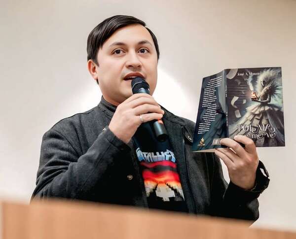José A. Monnin presenta sus “Cuentos de silicio” en la Manzana de la Rivera - Literatura - ABC Color