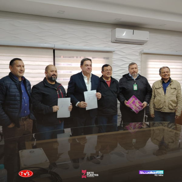 El Club de Clubes recibe la llave de la réplica del taller del ferrocarril para el Carnaval Encarnaceno - «TVS DIGITAL»