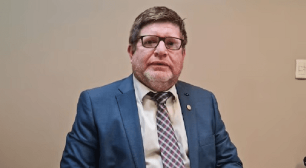 Imputan a funcionario de Diputados por ejercicio ilegal - Noticiero Paraguay