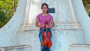 Policía busca a adolescente sospechoso por el crimen de Melania Monserrath