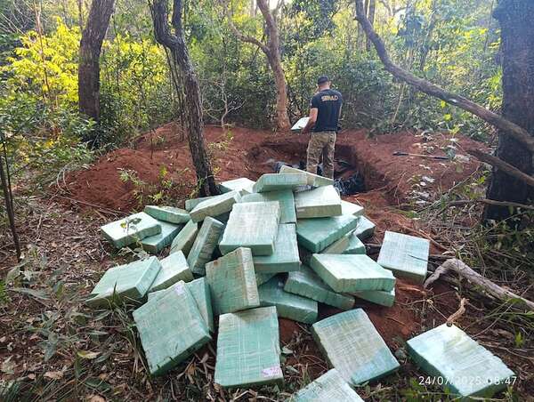 Sacan de circulación más de 1.800 kilos de marihuana en Amambay - Nacionales - ABC Color