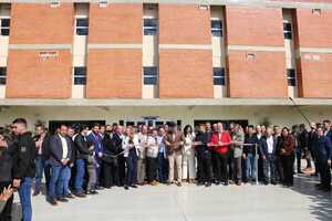 DIRECTOR DE YACYRETÁ ACOMPAÑÓ INAUGURACIÓN DEL GRAN HOSPITAL DEL SUR