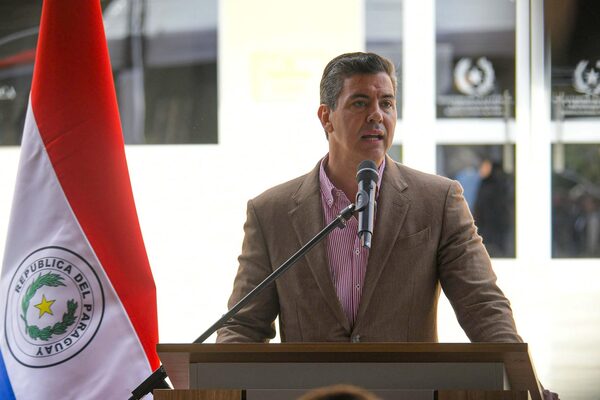 Peña celebra el primer vuelo internacional en Encarnación y afirma que “es apenas el comienzo” - El Trueno