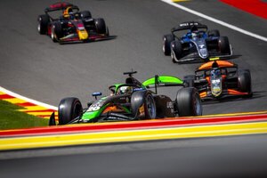 Versus / A Joshua Duerksen le tocará remar desde atrás en Bélgica