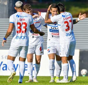 Nacional gana, golea, gusta y es único puntero provisorio - La Tribuna