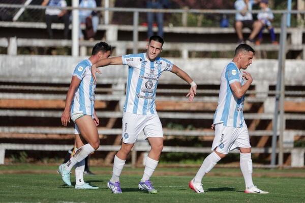 Guaireña FC golea a Fernando de la Mora en el debut de Rolando Chilavert - Fútbol de Intermedia - ABC Color