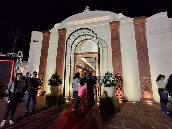 Santa Rosa reabre su templo jesuítico tras seis años de cierre - Nacionales - ABC Color