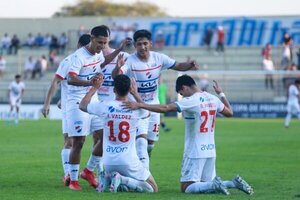 Festejo de Nacional en el arranque de la cuarta fecha - .::Agencia IP::.