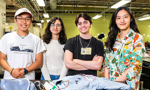 Texas: Universitarios diseñan chaleco inteligente para guiar a perros ciegos - OviedoPress