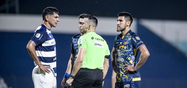 Versus / Ramos, le juvenil de Luqueño que destrozó al arbitraje: "Miserables..."