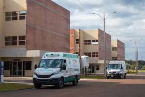 Trasladan a pacientes del Hospital Regional de Encarnación al nuevo Hospital General de Itapúa - Nacionales - ABC Color