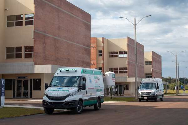 Trasladan a pacientes del Hospital Regional de Encarnación al nuevo Hospital General de Itapúa - Nacionales - ABC Color