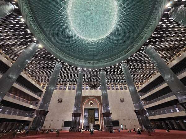 Mezquita Istiqlal y el diálogo interreligioso - ABC Revista - ABC Color