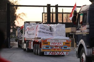 Camiones de ayuda humanitaria comenzaron a entrar a Gaza tras el anuncio de una “pausa táctica” de Israel - ADN Digital