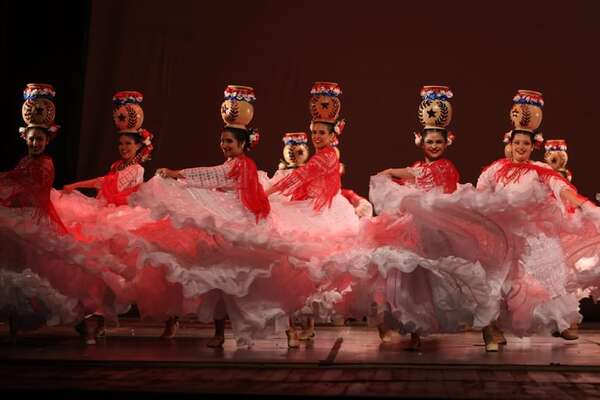Paraguayos conquistan festival de danzas en Brasil - Espectáculos - ABC Color