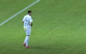 Versus / Gustavo Caballero tuvo un accidentado debut en el Santos