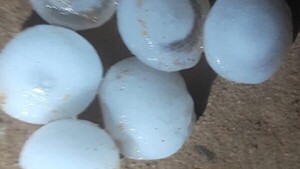 Intensa granizada afectó a varias localidades de Itapúa