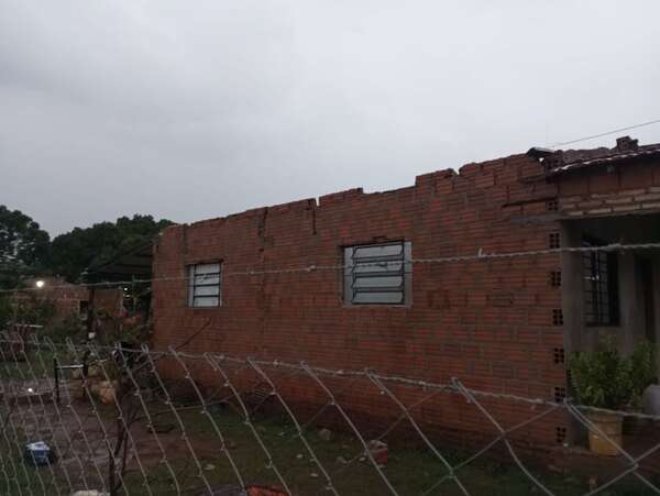 Temporal deja una vivienda con daños materiales en San Ignacio - Nacionales - ABC Color