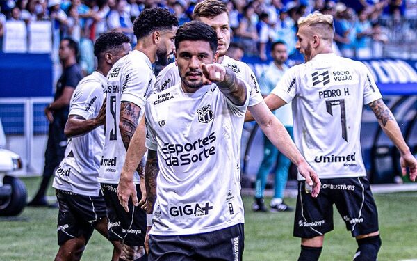 Popular / Ex delantero de Cerro Antonio Galeano metió doblete ante Cruzeiro