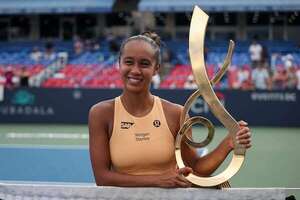 Tenis: Leylah Fernández barre a Kalinskaya y conquista el DC Open - Polideportivo - ABC Color
