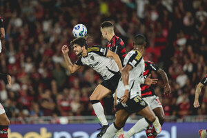 Versus / Flamengo vence al Mineiro y asume el liderato del Brasileirao
